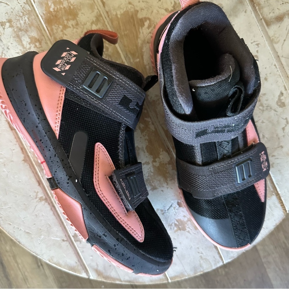 Nike Lebron Soldier 13 GS 'Black Bleached Coral' Youth Sneakers - Picture 2 of 11